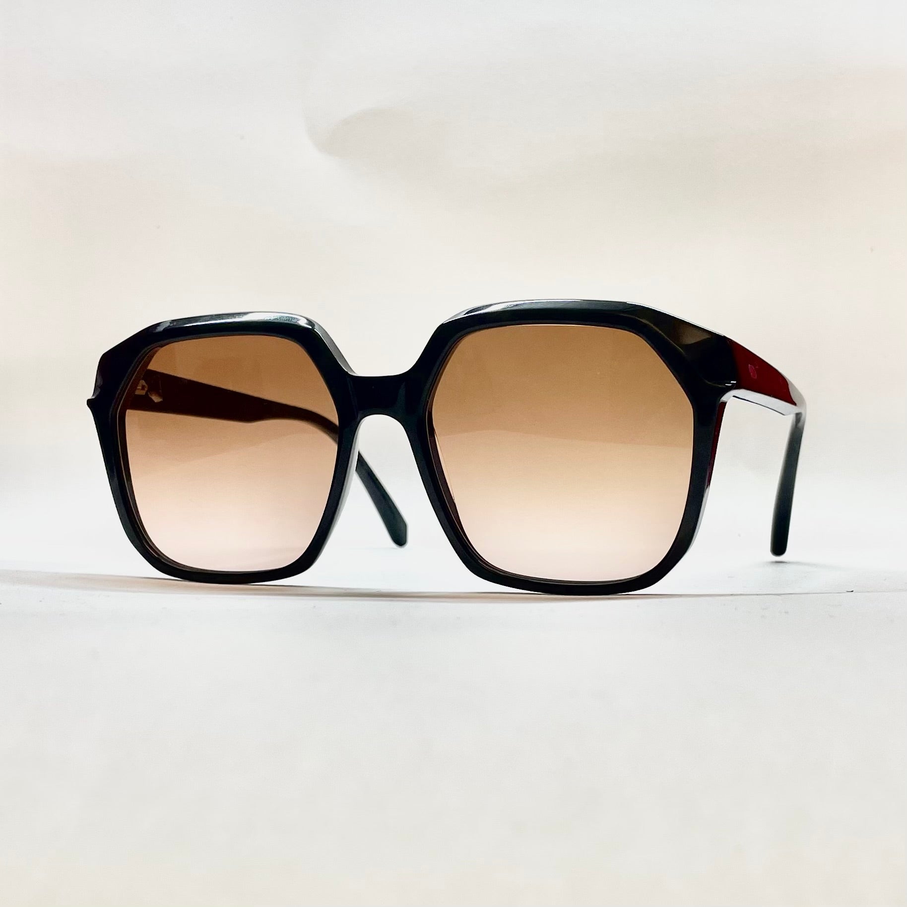 GLASS DARK CANDY-thumbmail-1